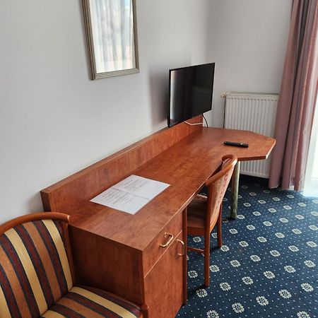 Hotel Hoyers In Pinneberg Prisdorf Экстерьер фото