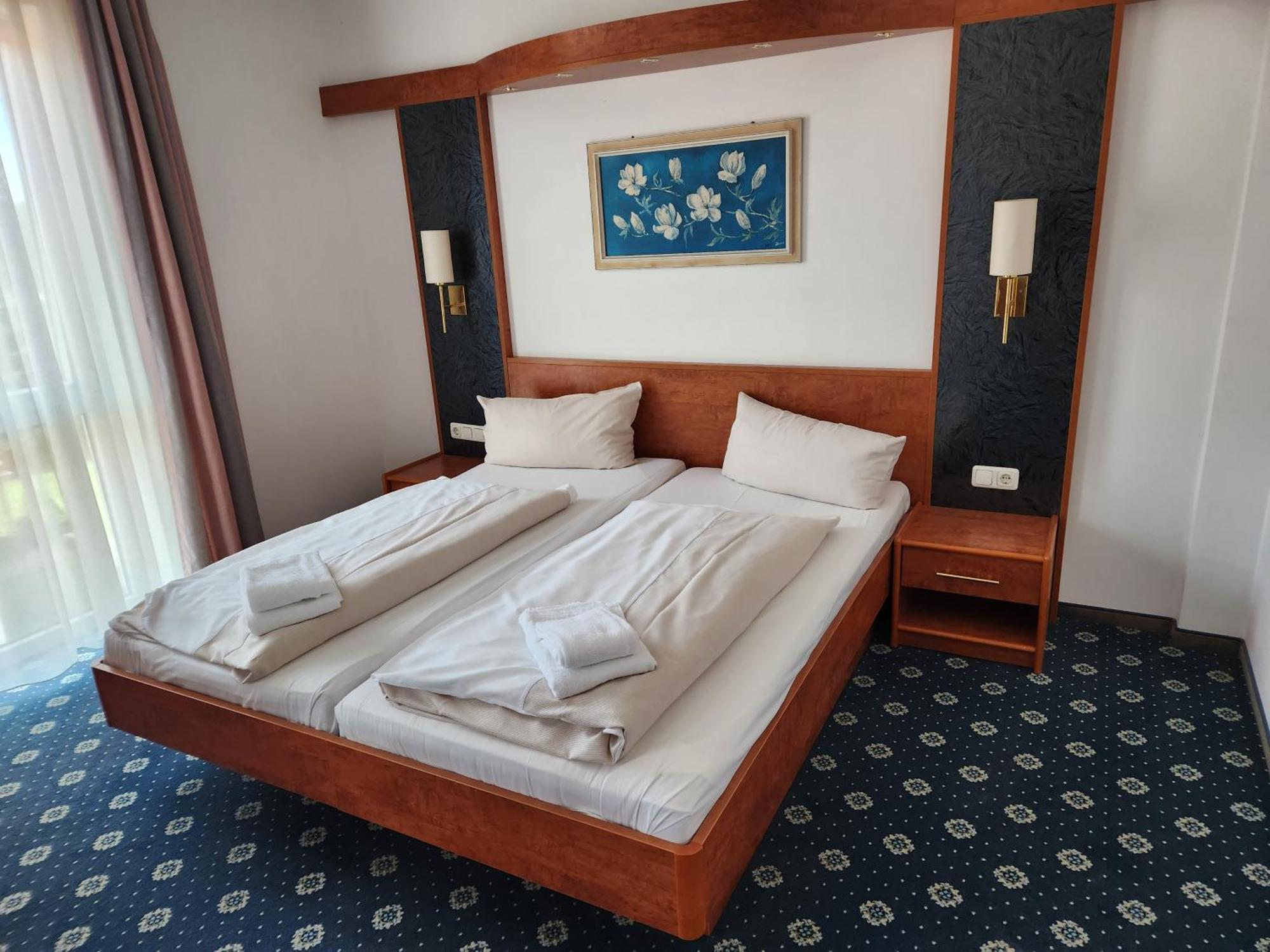 Hotel Hoyers In Pinneberg Prisdorf Экстерьер фото