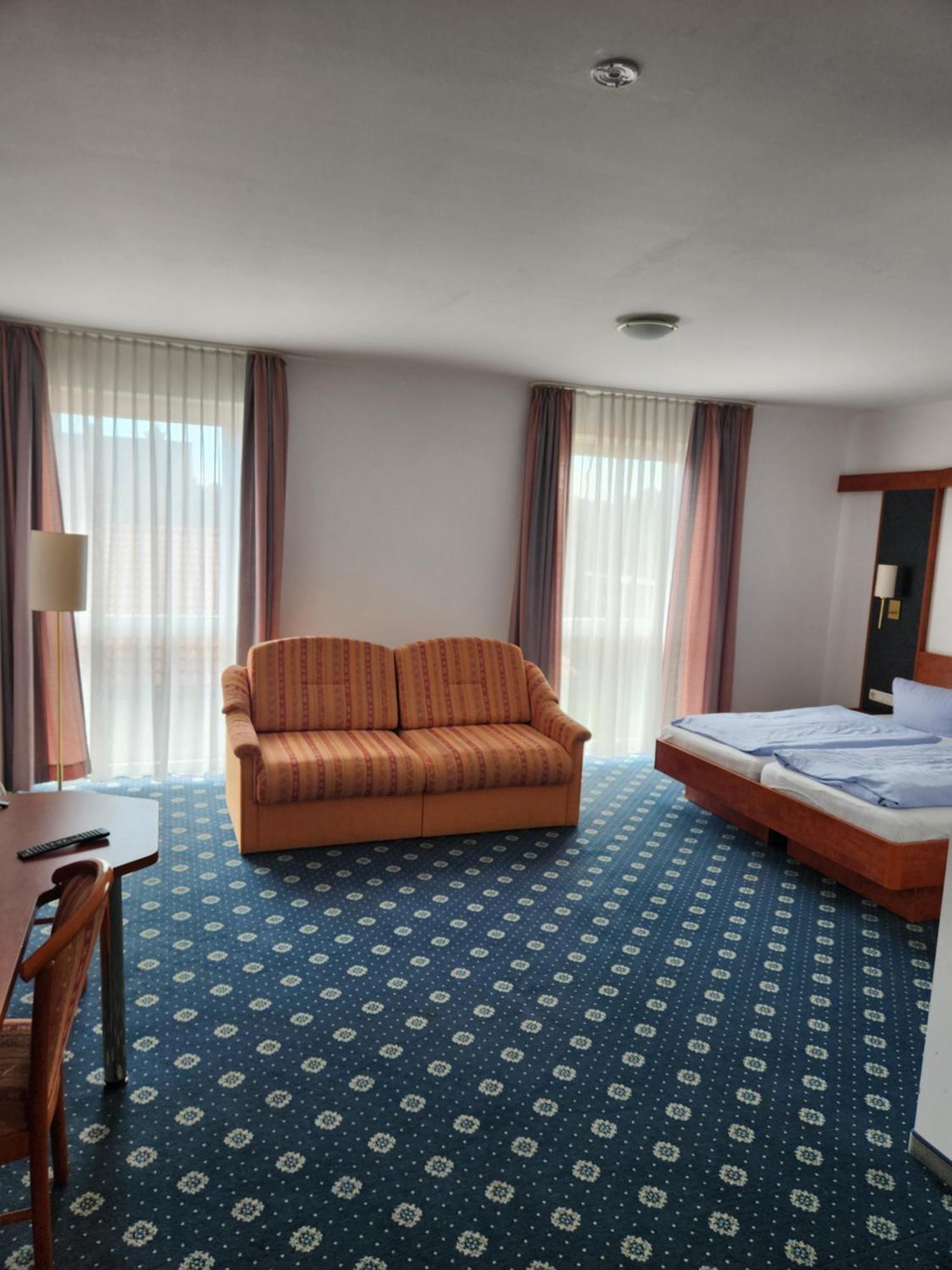 Hotel Hoyers In Pinneberg Prisdorf Экстерьер фото
